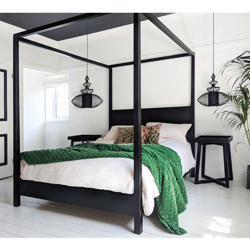 four poster bed