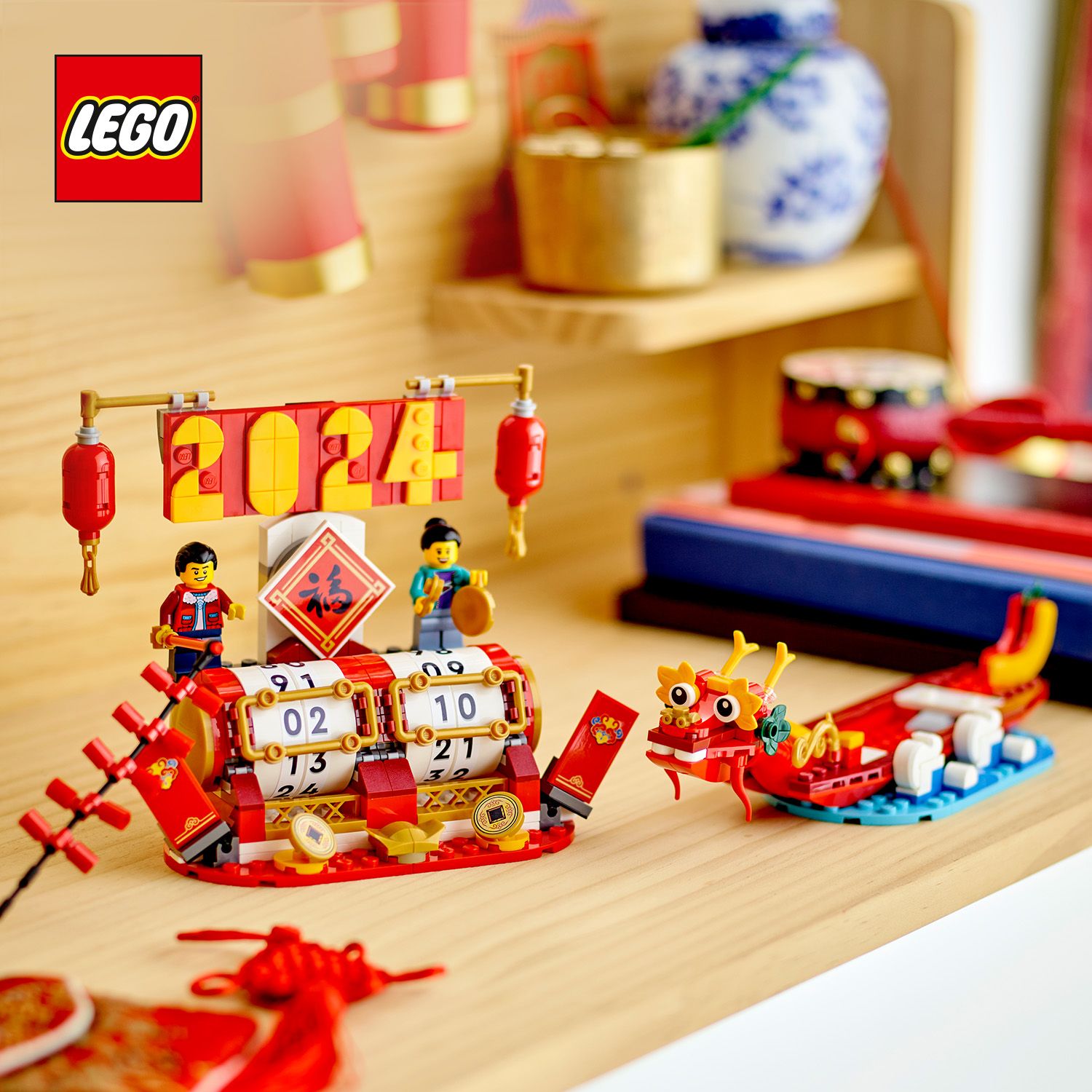 Зустрічайте свята зі Святковим календарем LEGO®