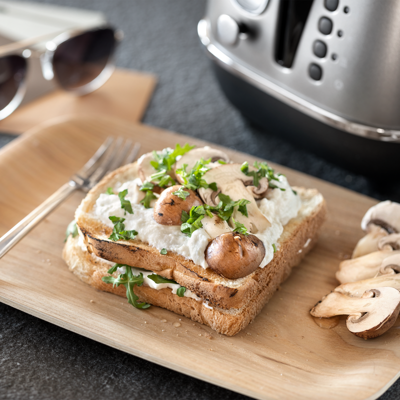 Тостер DeLonghi Distinta Titanium CTIN2103.TB