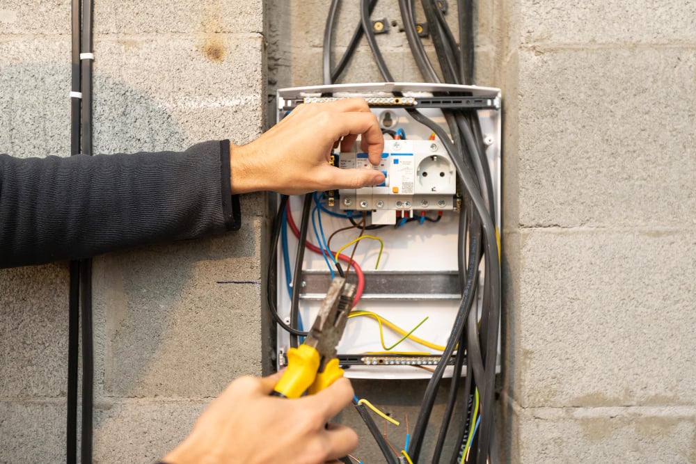 Nedoliky rele napruhy.jpg Nedostatki rele napryazheniya.jpg