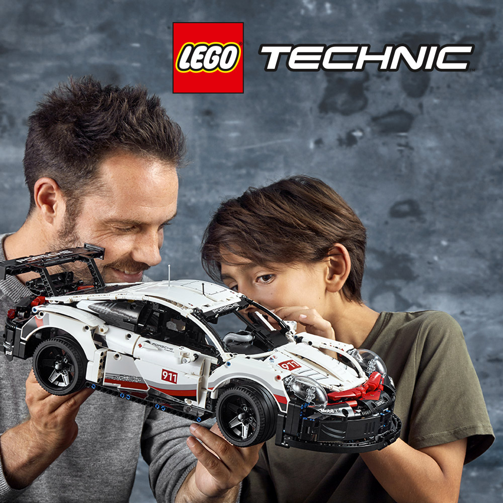 Збери копію Porsche 911 RSR