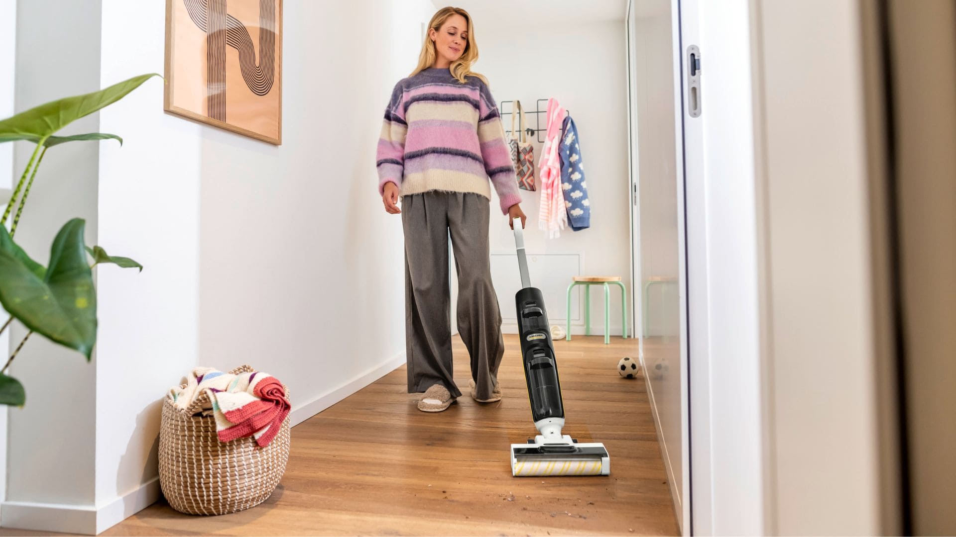 Ручний миючий пилосос Karcher FCV 4
